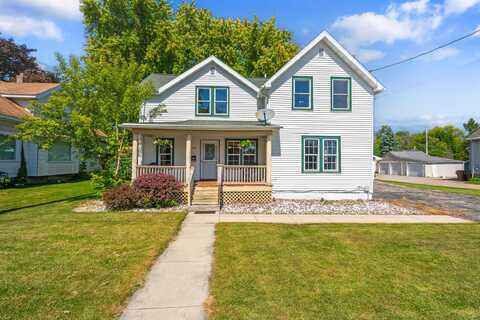 846 Third St, Menasha, WI 54952