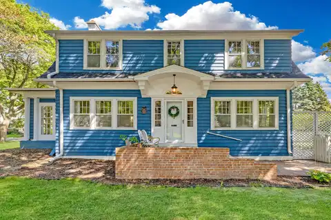 6331 W Wisconsin Ave, Wauwatosa, WI 53213