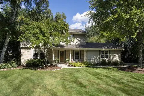 21330 Hollycrest Ct, Brookfield, WI 53045