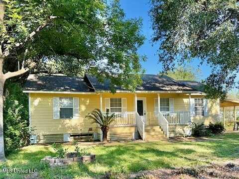 524 Maple Street, Ocean Springs, MS 39564