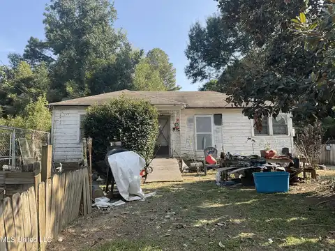 4241 Richmond Circle, Jackson, MS 39209
