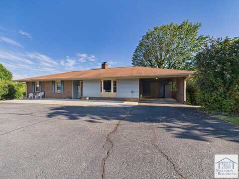 367 Ashley Dr, Stuart, VA 24171