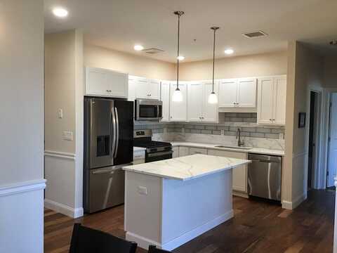 45 Plaza Way, Plymouth, MA 02360