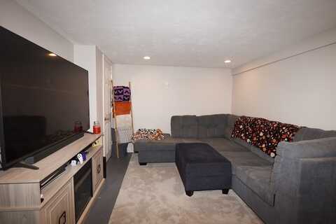 89 West St, Pembroke, MA 02359