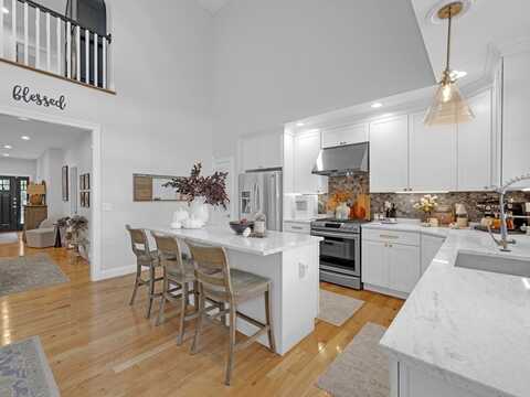 38 Cherry St, Hudson, MA 01749