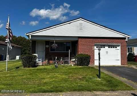 8 La Terraza Drive, Toms River, NJ 08757
