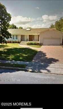 13 Ridge Road, West Long Branch, NJ 07764