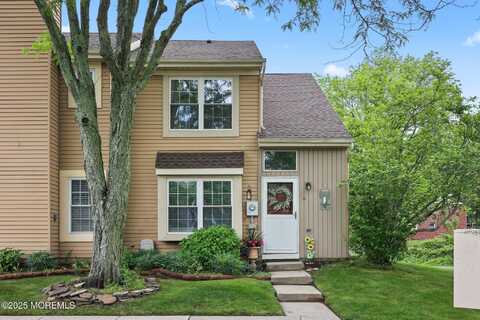 11 Alameda Court, Eatontown, NJ 07724