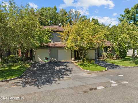 61 Laurie Court, Matawan, NJ 07747