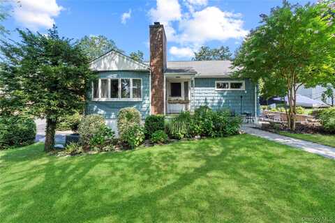 15 Bayard Avenue, Bayville, NY 11709