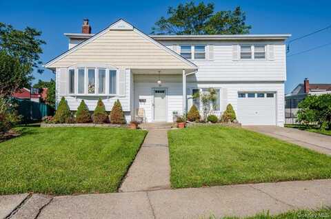 10 Meadow Road, Inwood, NY 11096