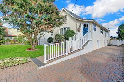21 Beverly Road, Wantagh, NY 11793