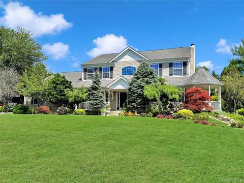 36 Ashley Circle, Manorville, NY 11949
