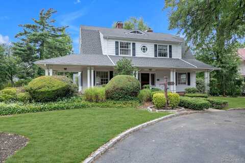 84 Nassau Boulevard, Garden City, NY 11530