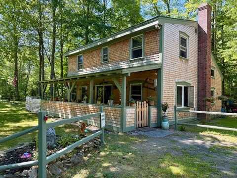 1550 New Sharon Road, Starks, ME 04911