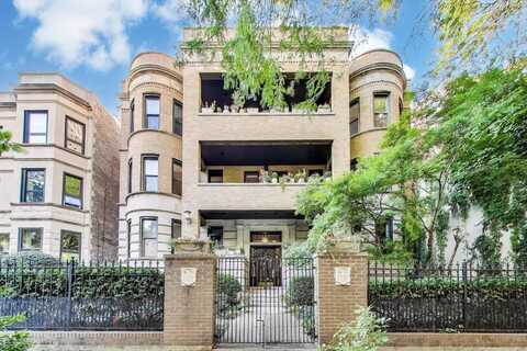 628 W Grace Street, Chicago, IL 60613