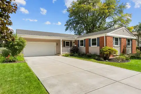 2019 N Verde Drive, Arlington Heights, IL 60004