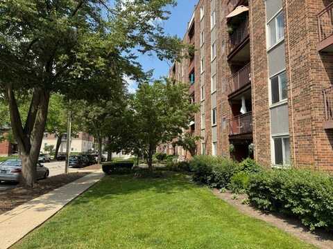 825 PEARSON Avenue, Des Plaines, IL 60016