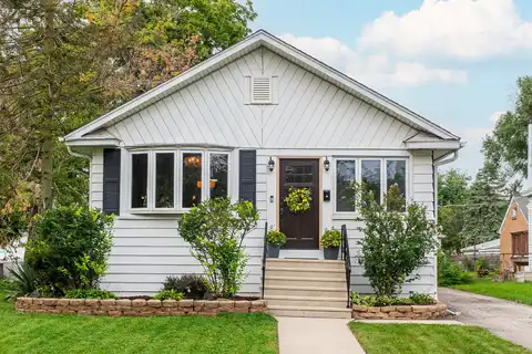 326 S Wisconsin Avenue, Villa Park, IL 60181