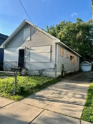 440 Center Avenue, Aurora, IL 60505