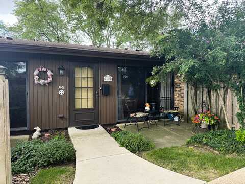 485 Raintree Court, Glen Ellyn, IL 60137