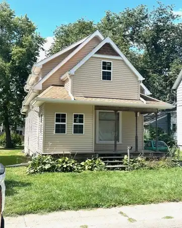 323 Douglas Avenue, Dixon, IL 61021