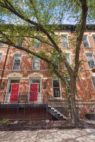 450 W Armitage Avenue, Chicago, IL 60614