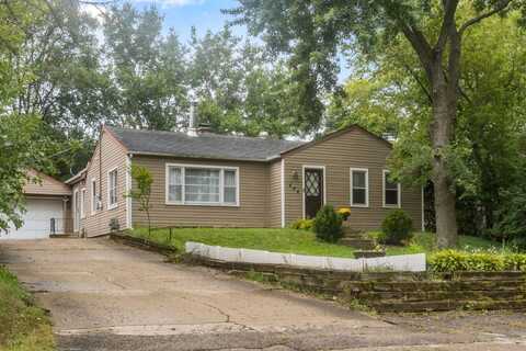 404 Plum Street, Lake In The Hills, IL 60156