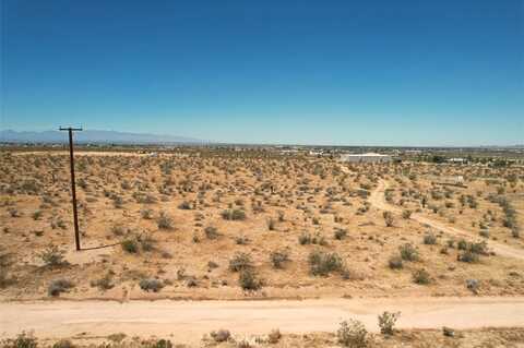 38 Japatul Rd, Apple Valley, CA 92307