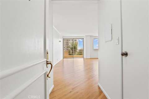 1131 Alta Loma Road, West Hollywood, CA 90069