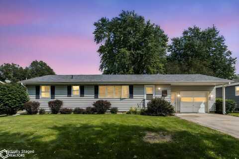 651 18th Street, Nevada, IA 50201