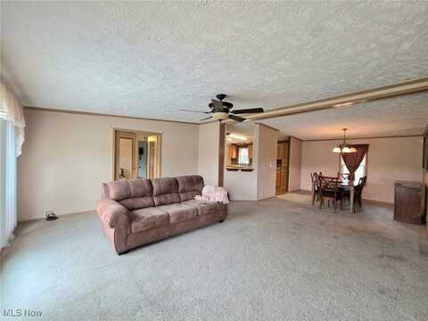 8421 Gotham Road, Garrettsville, OH 44231