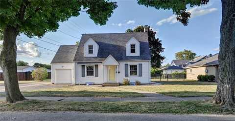 415 Bowers Avenue NW, New Philadelphia, OH 44663
