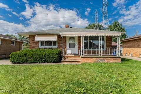 4116 Apple Creek Drive, Brooklyn, OH 44144