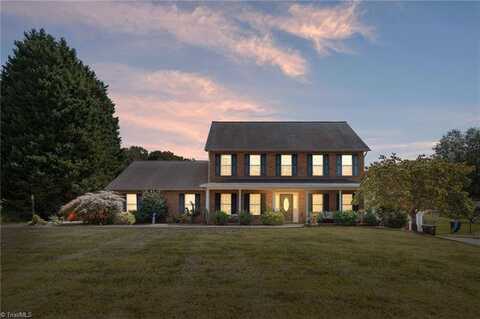 6012 Aaron Place Lane, Kernersville, NC 27284