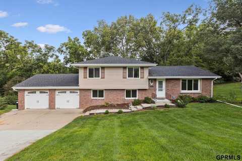 9334 Spring Street, Omaha, NE 68124