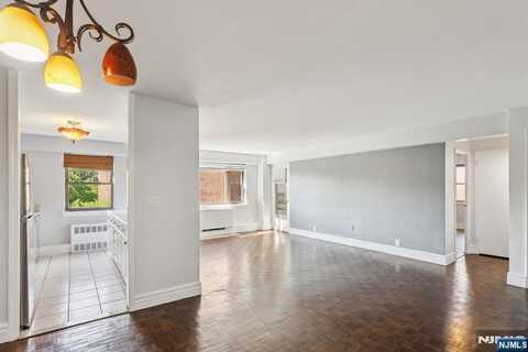 8800 JFK Blvd E 4J, North Bergen, NJ 07047