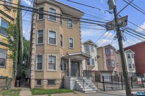 534 11th Street, Newark, NJ 07103
