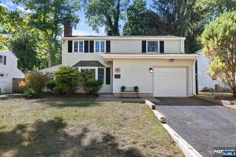 40 Campbell Street, Waldwick, NJ 07463