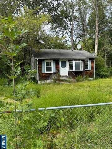 16 Madelyn Avenue, West Milford, NJ 07480