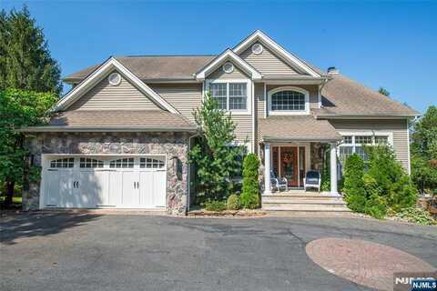 35 Ramapo Mountain Drive, Wanaque, NJ 07465