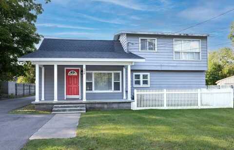 308 W Upright, Charlevoix, MI 49720
