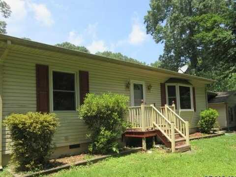 66 Richardson St, Hague, VA 22469