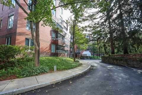 300 River Road, Manchester, NH 03104