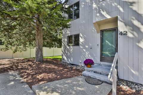 65 Victoria Street, Manchester, NH 03104