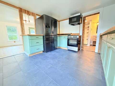 658 Chestnut Street, Claremont, NH 03743