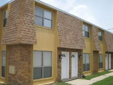 3617 GOLDEN Drive, Chalmette, LA 70043