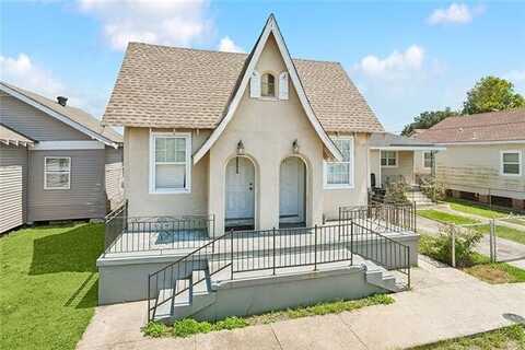 2211 MANDEVILLE Street, New Orleans, LA 70117