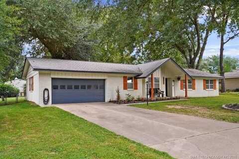 8323 E 117th Place S, Bixby, OK 74008