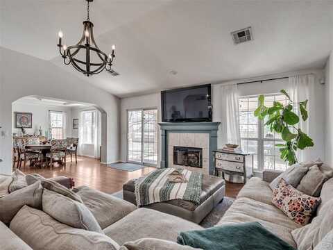 1814 Olde School Road, Edmond, OK 73012